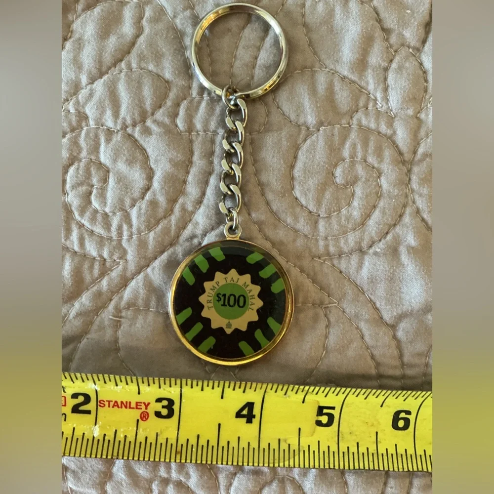 Vintage Donald J. Trump Taj Mahal $100 Atlantic City Casino Chip Keychain